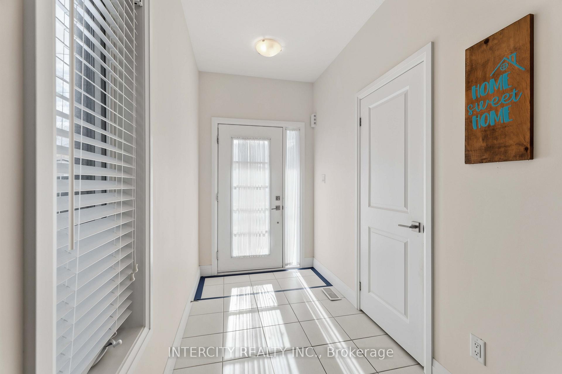 Photo 4 of 6679 Cropp Street, Niagara Falls, Morrison — HOMEH