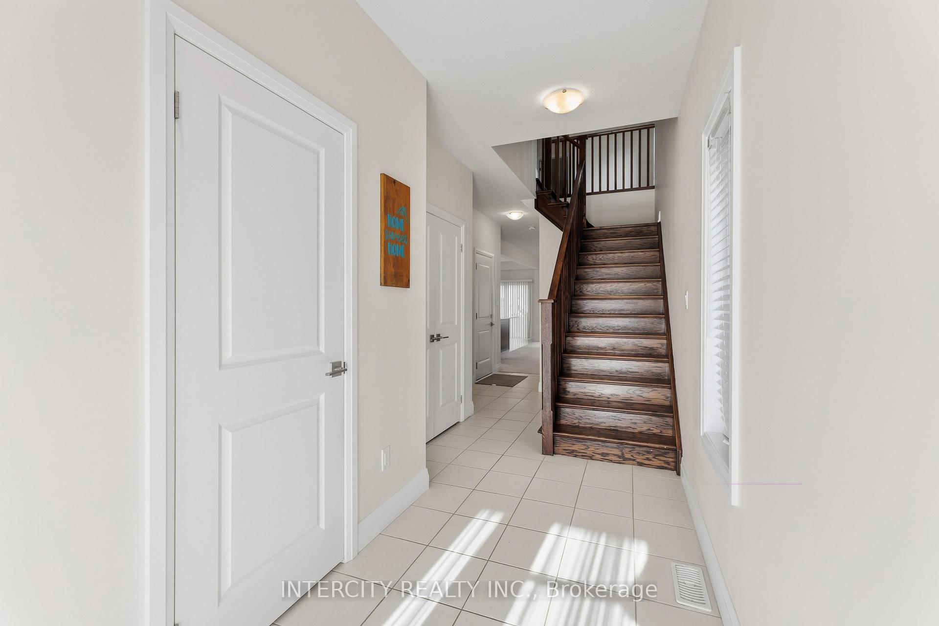 Photo 5 of 6679 Cropp Street, Niagara Falls, Morrison — HOMEH