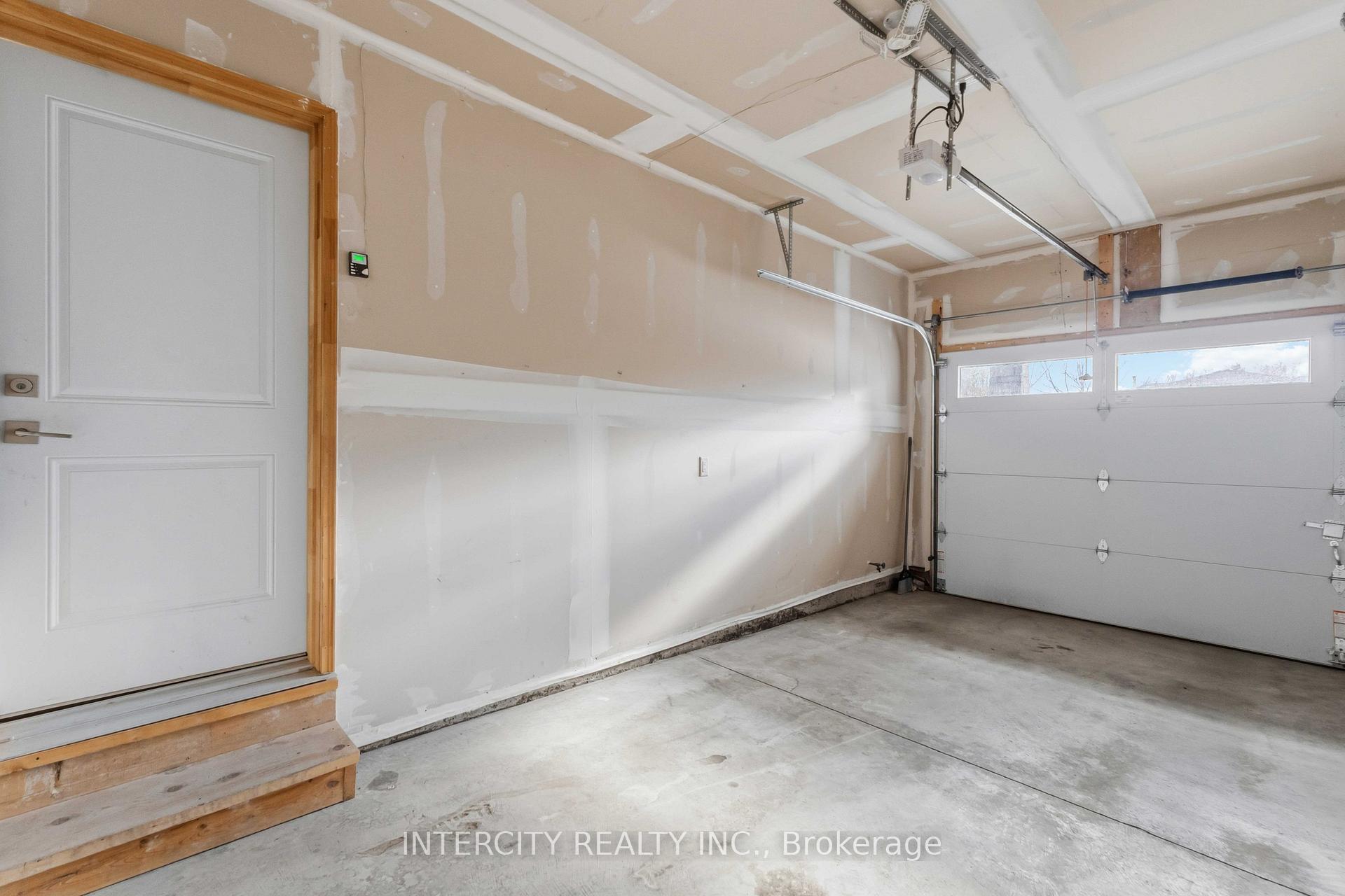 Photo 30 of 6679 Cropp Street, Niagara Falls, Morrison — HOMEH