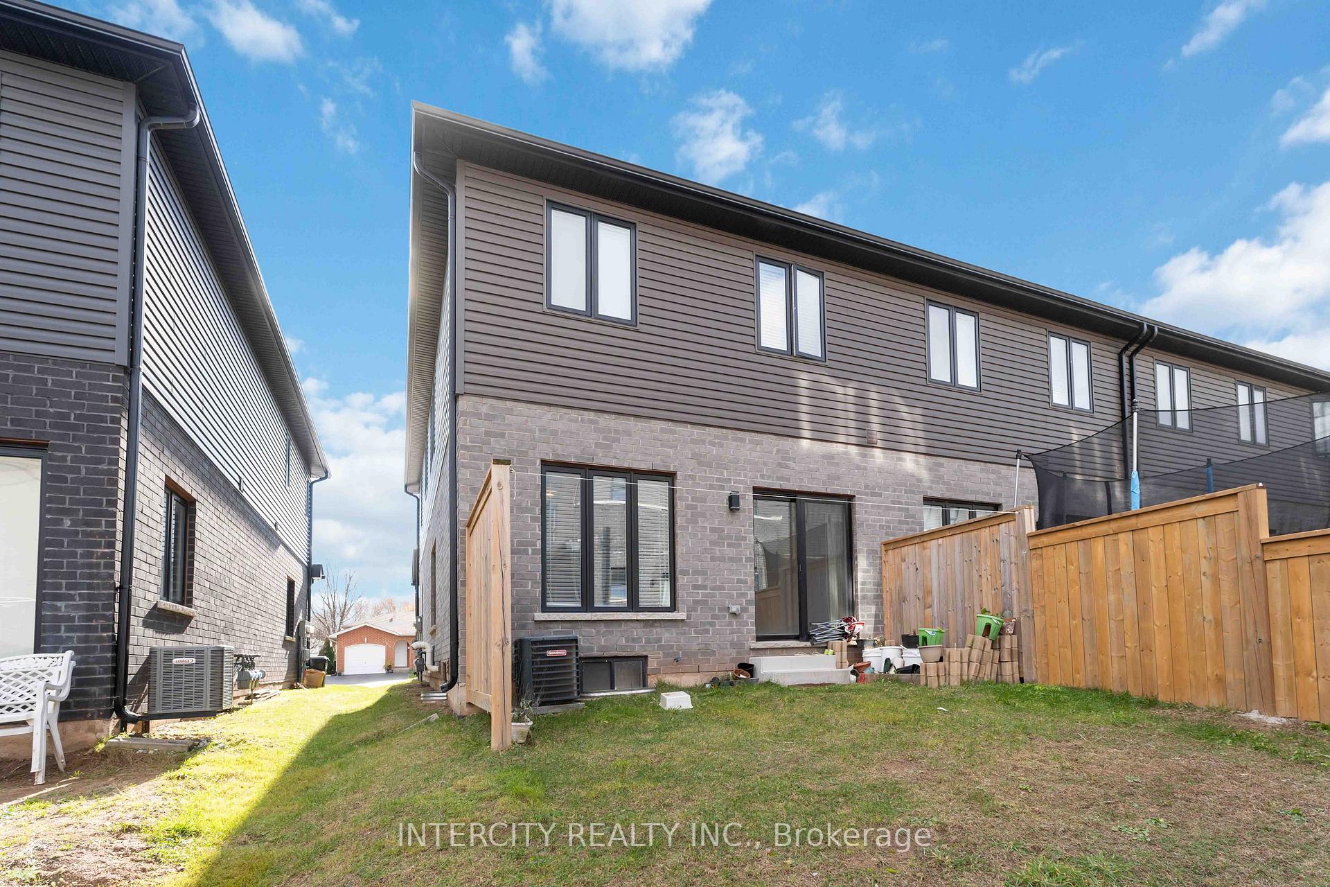 Photo 32 of 6679 Cropp Street, Niagara Falls, Morrison — HOMEH