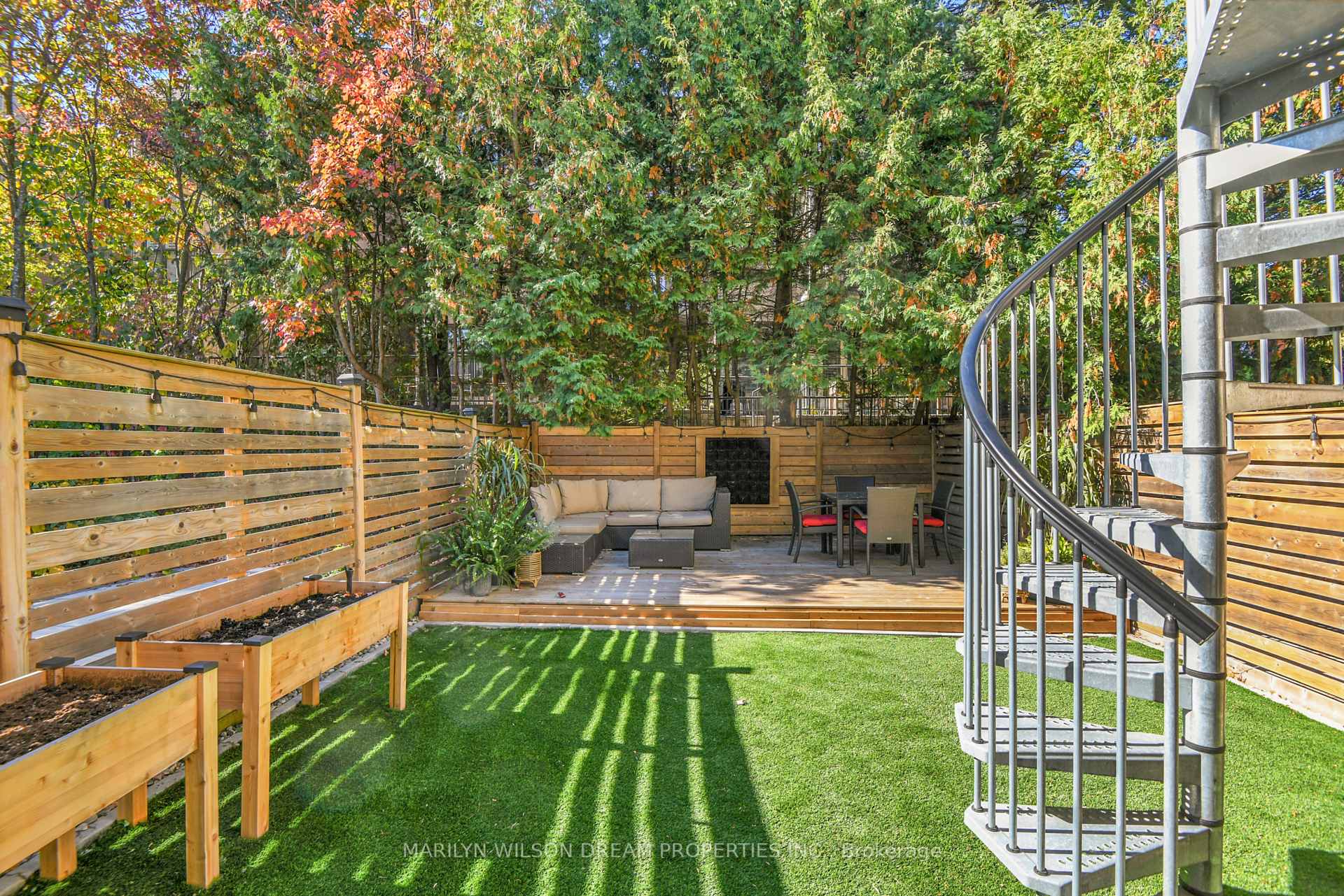 Photo 2 of Unit B, 21 Noel Street, Ottawa, Lindenlea — HOMEH