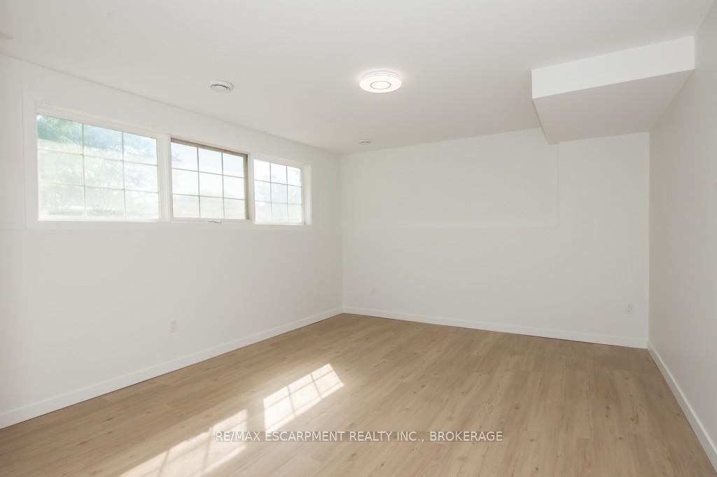 Photo 2 of Unit Lower, 6245 Eldorado Avenue, Niagara Falls, West Wood — HOMEH
