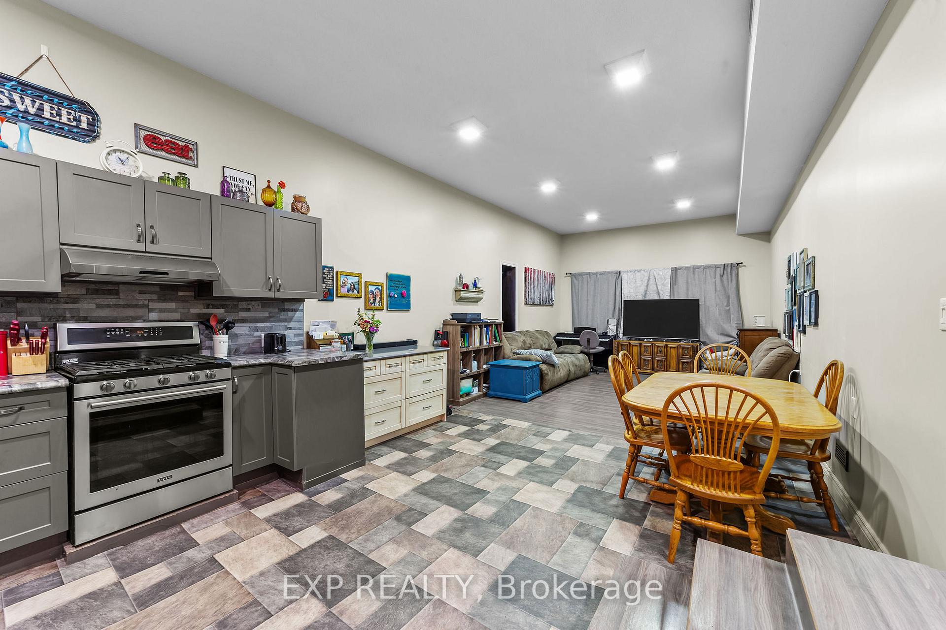 Photo 4 of 22891 Hagerty Road, Newbury — HOMEH