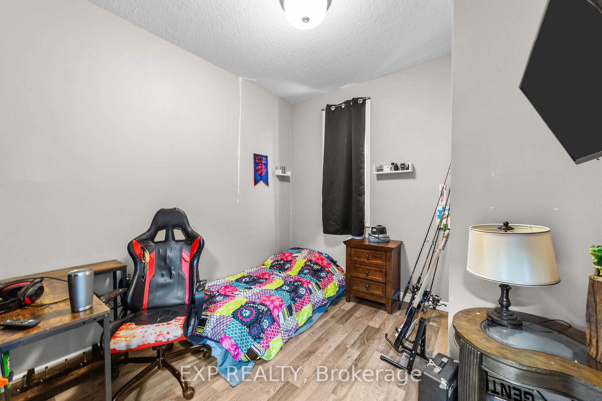 Photo 9 of 22891 Hagerty Road, Newbury — HOMEH