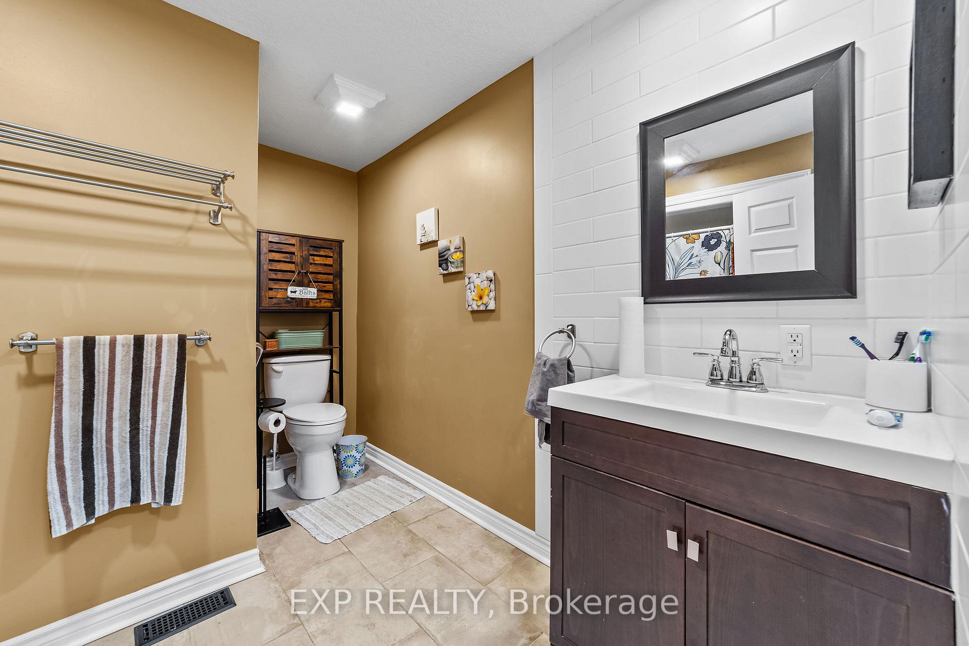 Photo 12 of 22891 Hagerty Road, Newbury — HOMEH