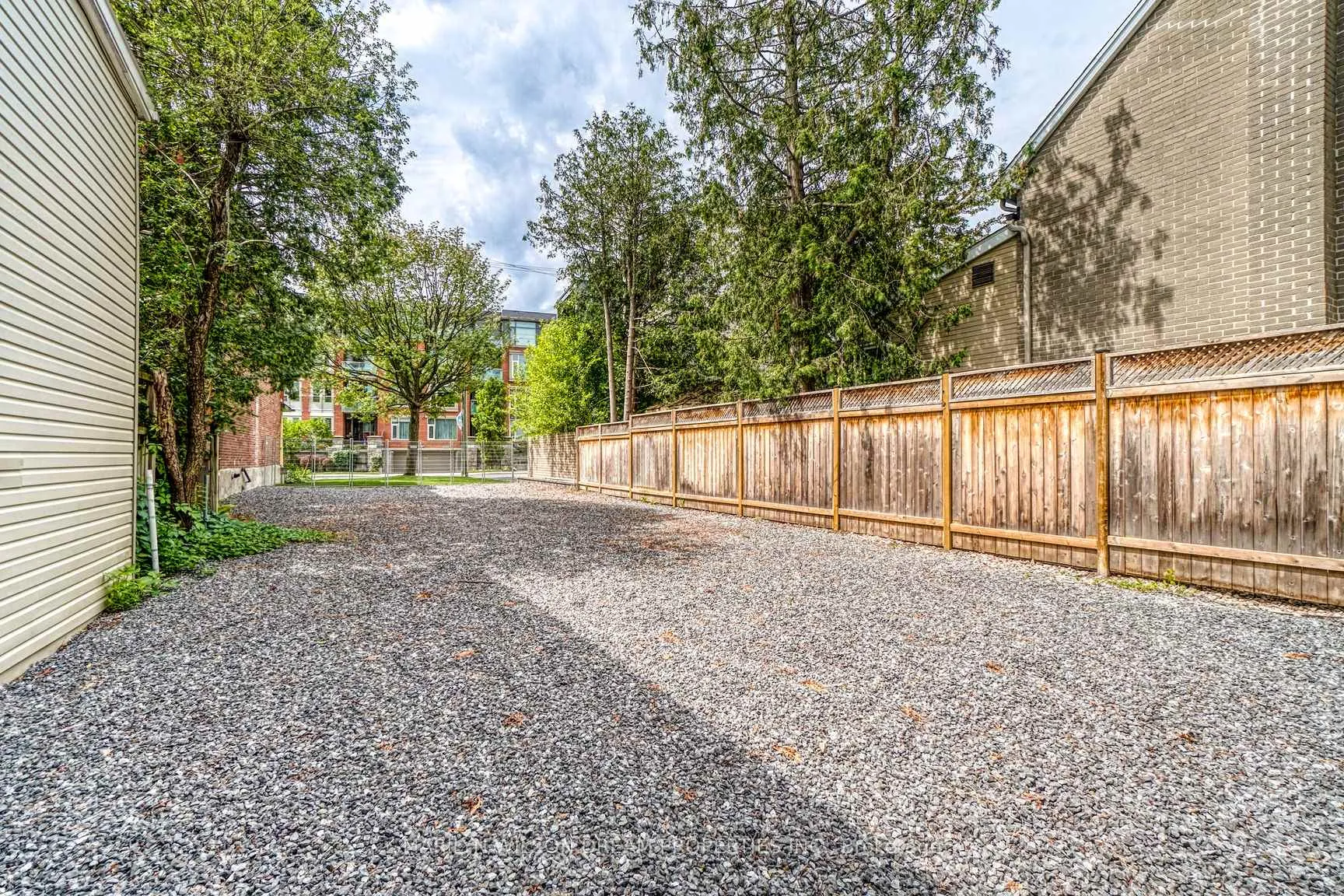 Photo 5 of 294 Mackay Street, Ottawa, Lindenlea — HOMEH