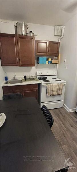 Photo 3 of 55 Douglas Avenue, Ottawa, Lindenlea — HOMEH