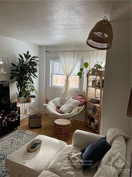 Photo 11 of 55 Douglas Avenue, Ottawa, Lindenlea — HOMEH