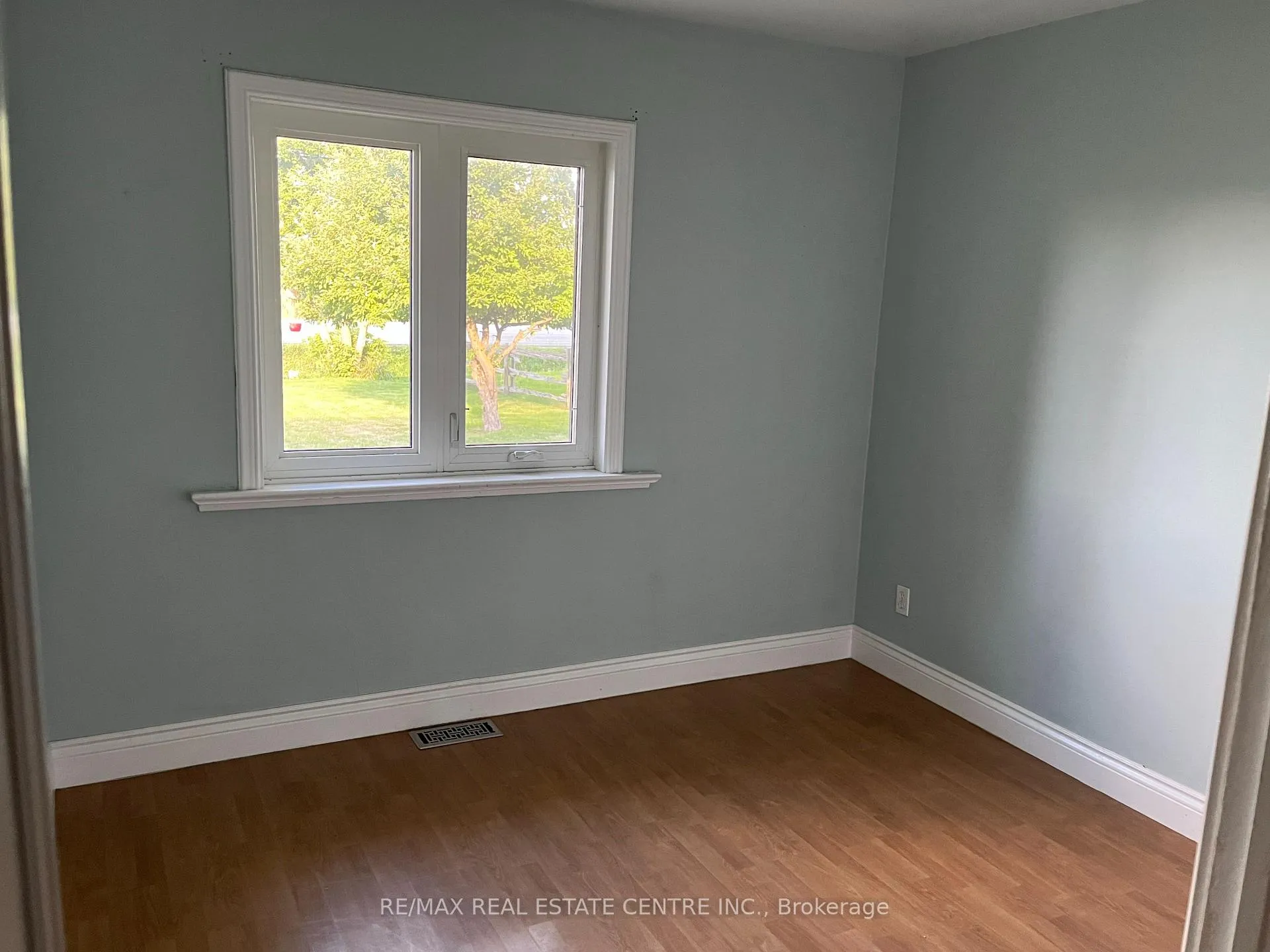 Photo 5 of 289 King Street N, New Tecumseth, Alliston — HOMEH
