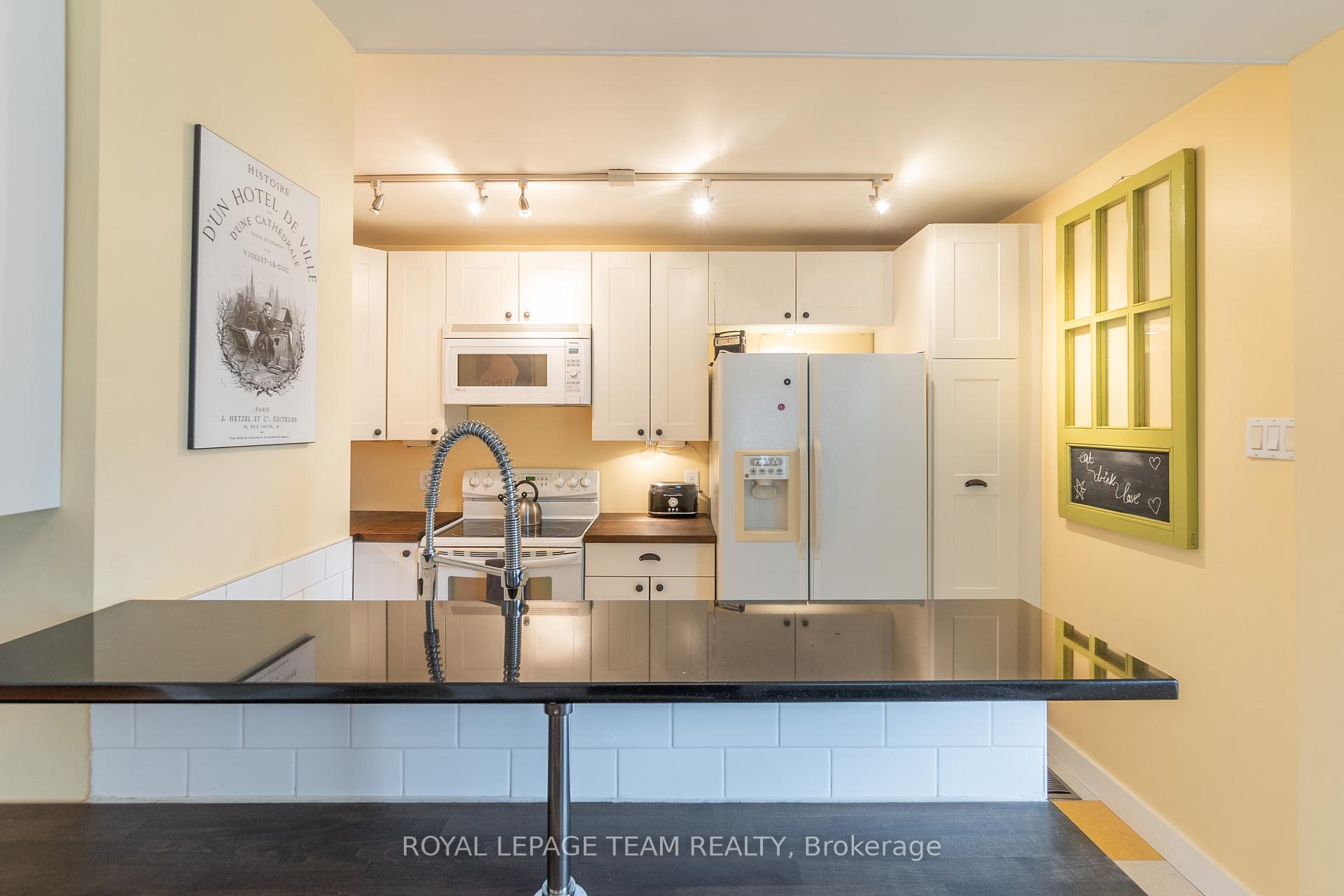 Photo 8 of 56 Bertrand Street, Ottawa, Lindenlea — HOMEH