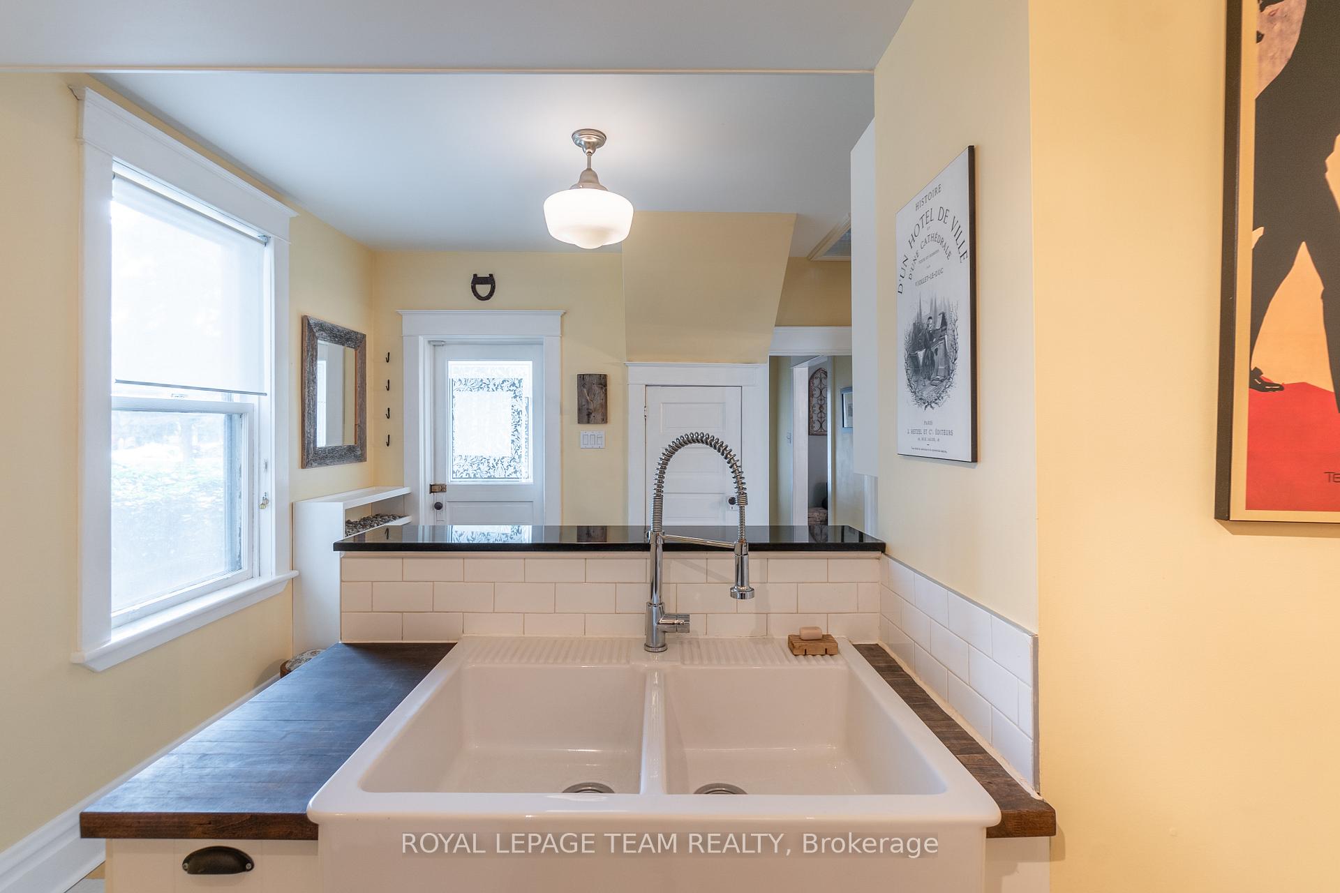 Photo 10 of 56 Bertrand Street, Ottawa, Lindenlea — HOMEH