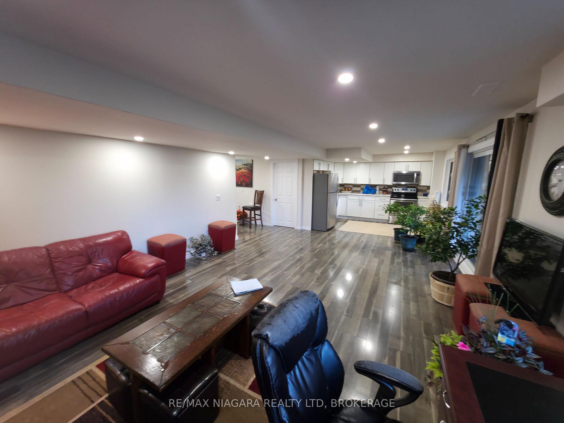 Photo 2 of Unit Lower, 7879 Buckeye Crescent, Niagara Falls, Brown — HOMEH