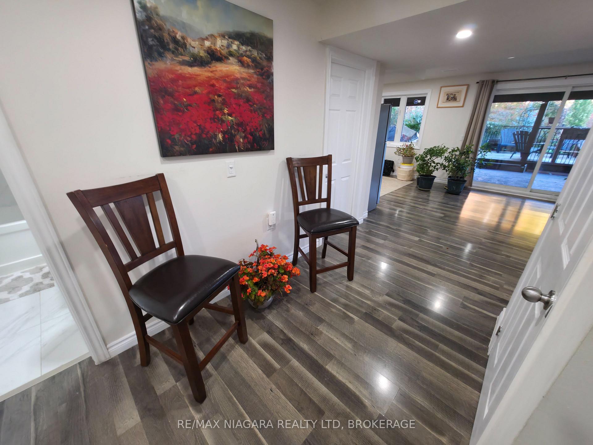 Photo 10 of Unit Lower, 7879 Buckeye Crescent, Niagara Falls, Brown — HOMEH