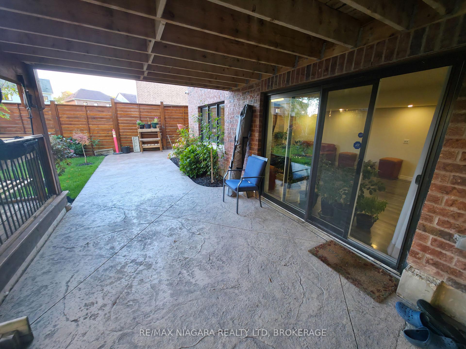 Photo 26 of Unit Lower, 7879 Buckeye Crescent, Niagara Falls, Brown — HOMEH