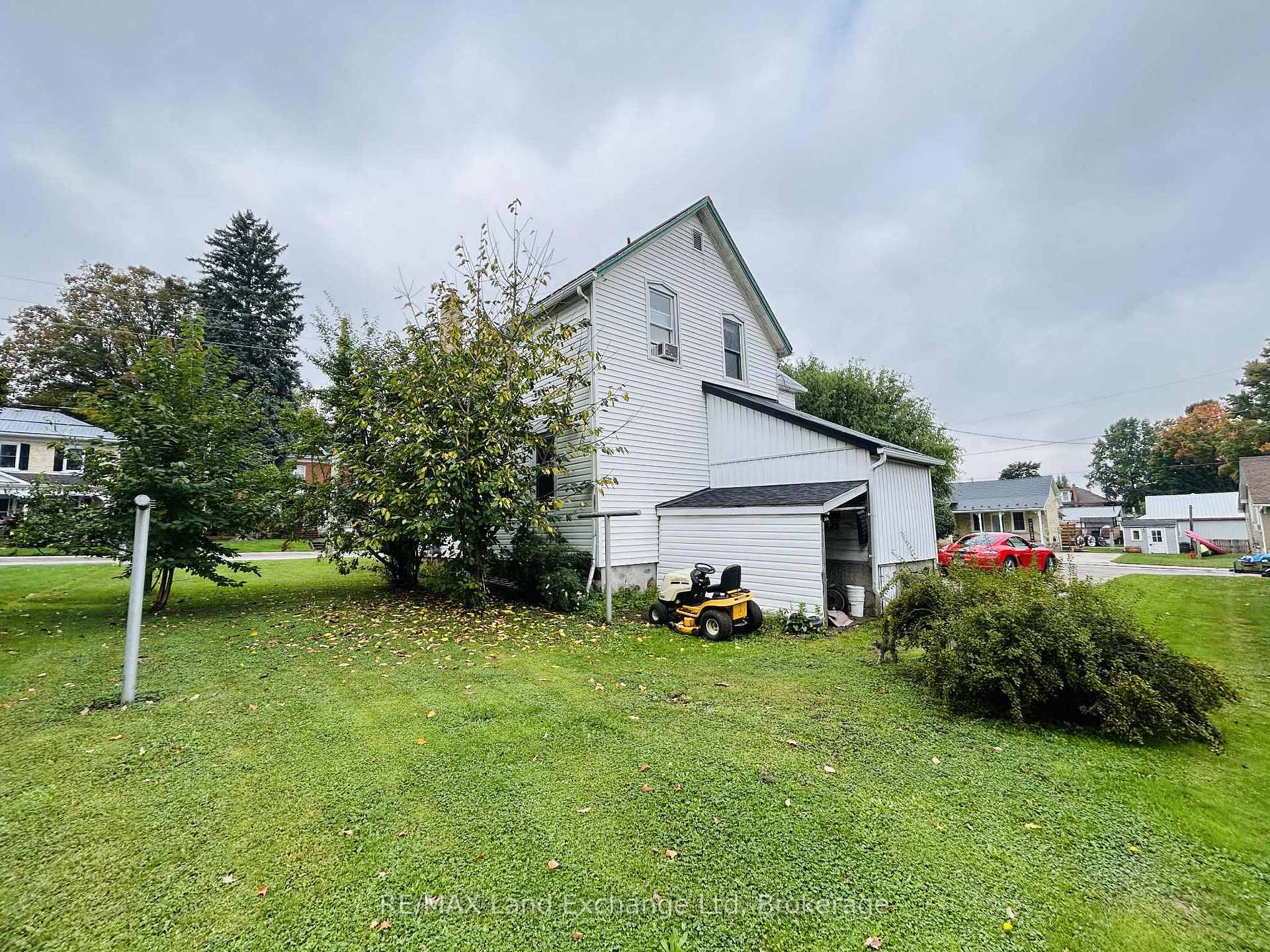Photo 3 of 81 Patrick Street E, North Huron, Wingham — HOMEH