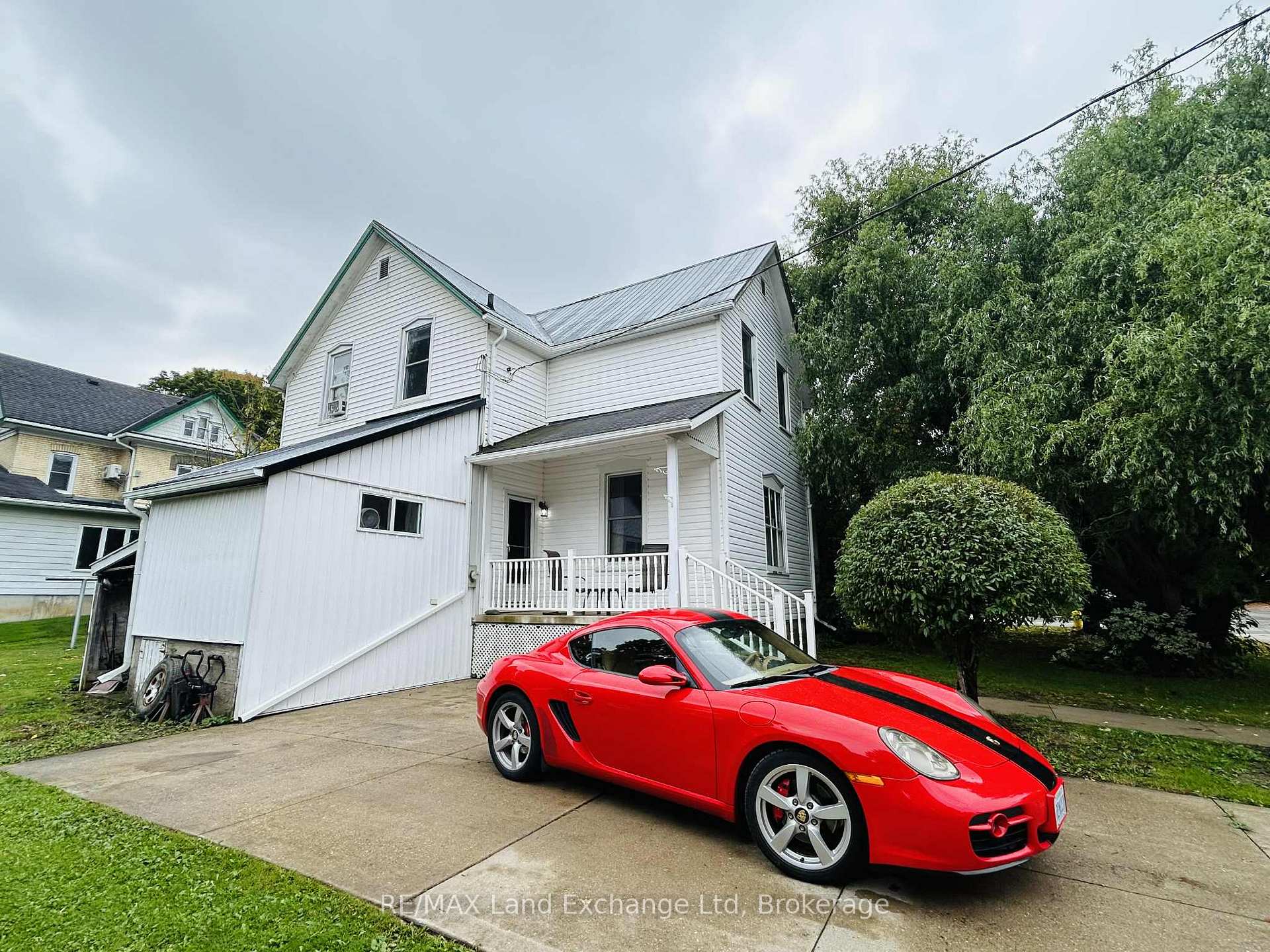 Photo 4 of 81 Patrick Street E, North Huron, Wingham — HOMEH
