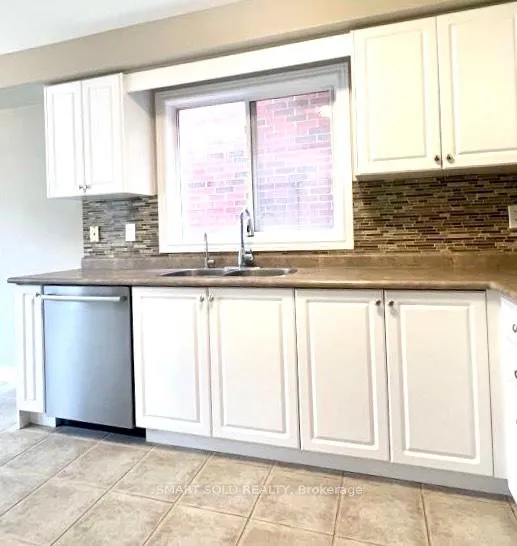 Photo 8 of 12 Lismer Crescent, Caledon, Bolton West — HOMEH