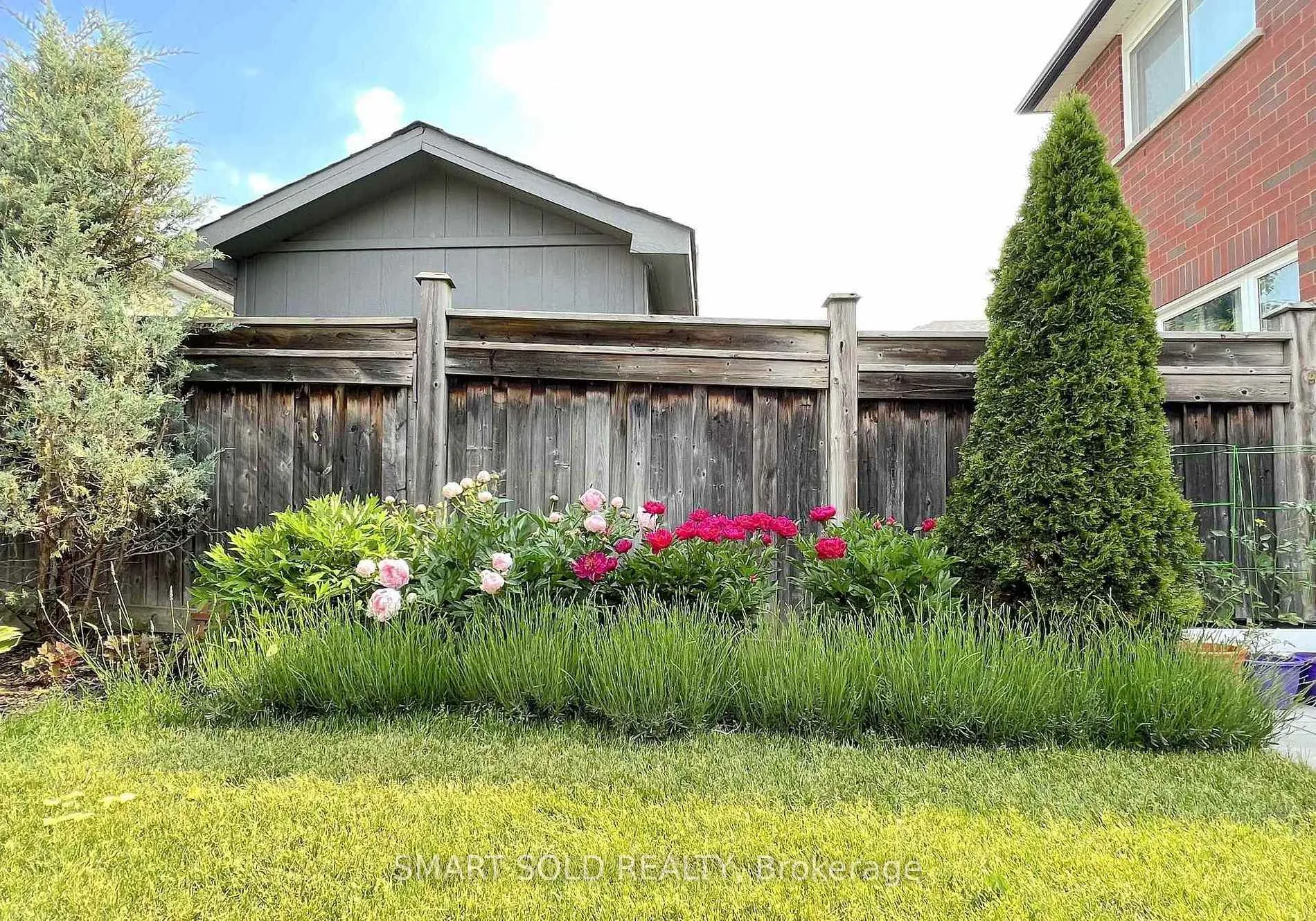 Photo 32 of 12 Lismer Crescent, Caledon, Bolton West — HOMEH