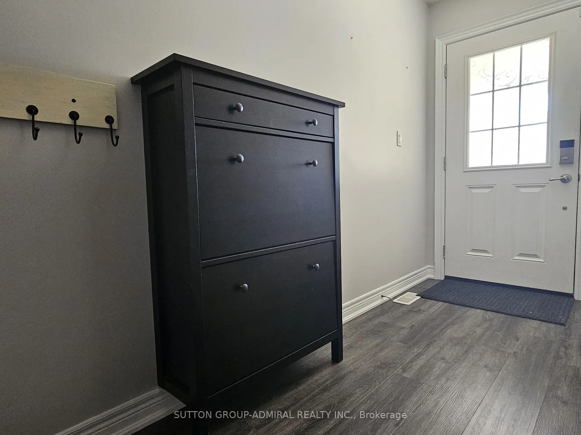 Photo 2 of 6412 Shapton Crescent, Niagara Falls, Forestview — HOMEH