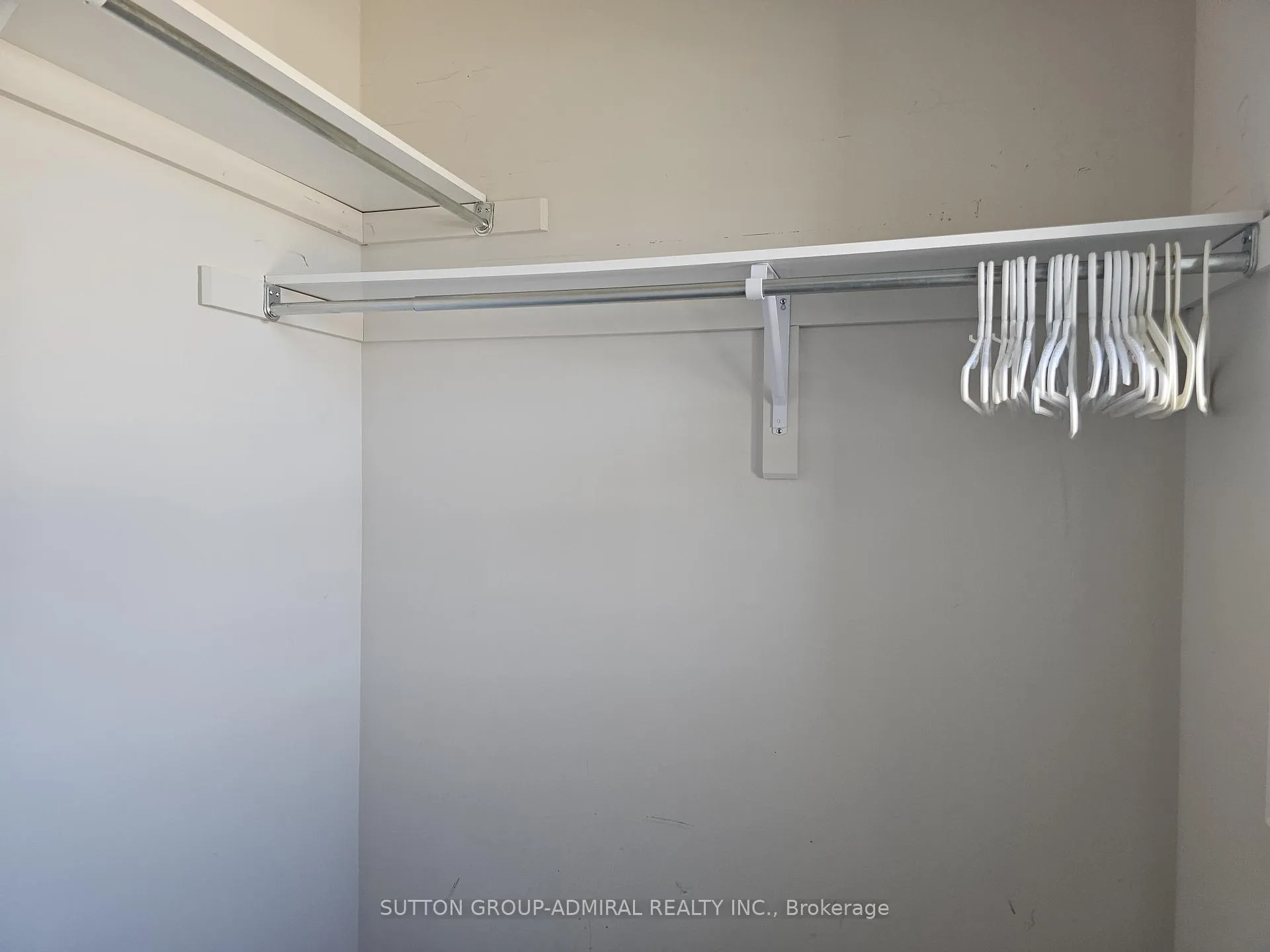 Photo 8 of 6412 Shapton Crescent, Niagara Falls, Forestview — HOMEH