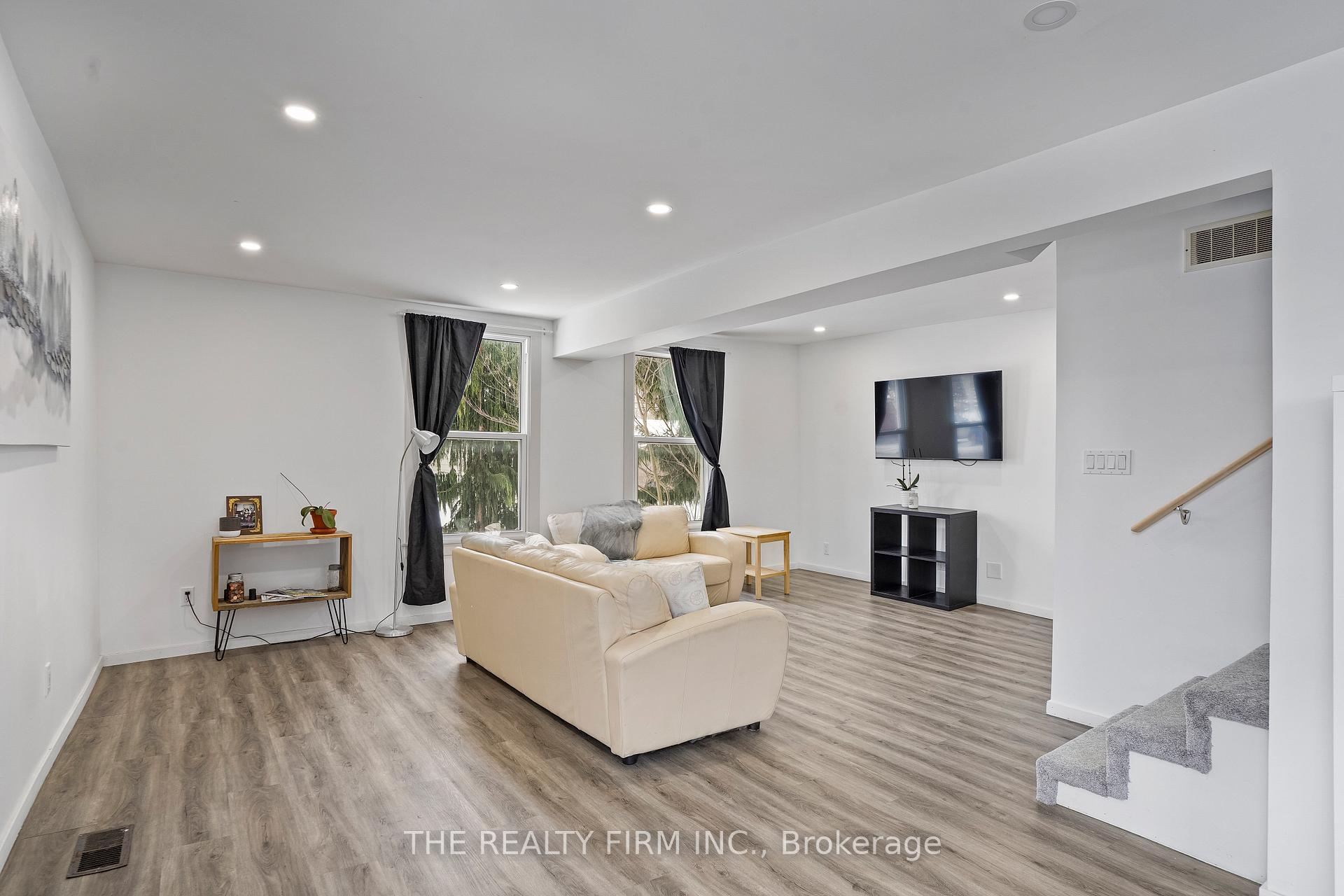 Photo 8 of 22989 Hagerty Road, Newbury — HOMEH