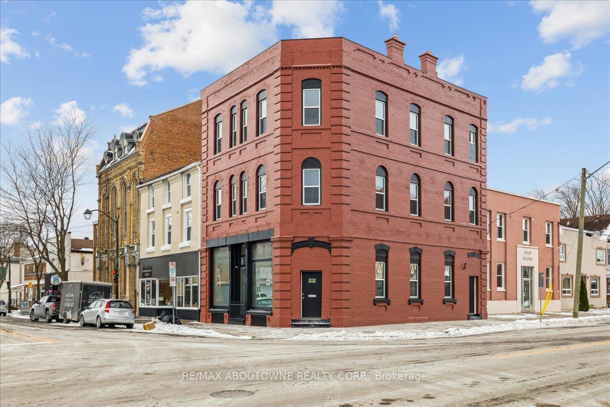 Front of Unit 5, 68 Peel Street W