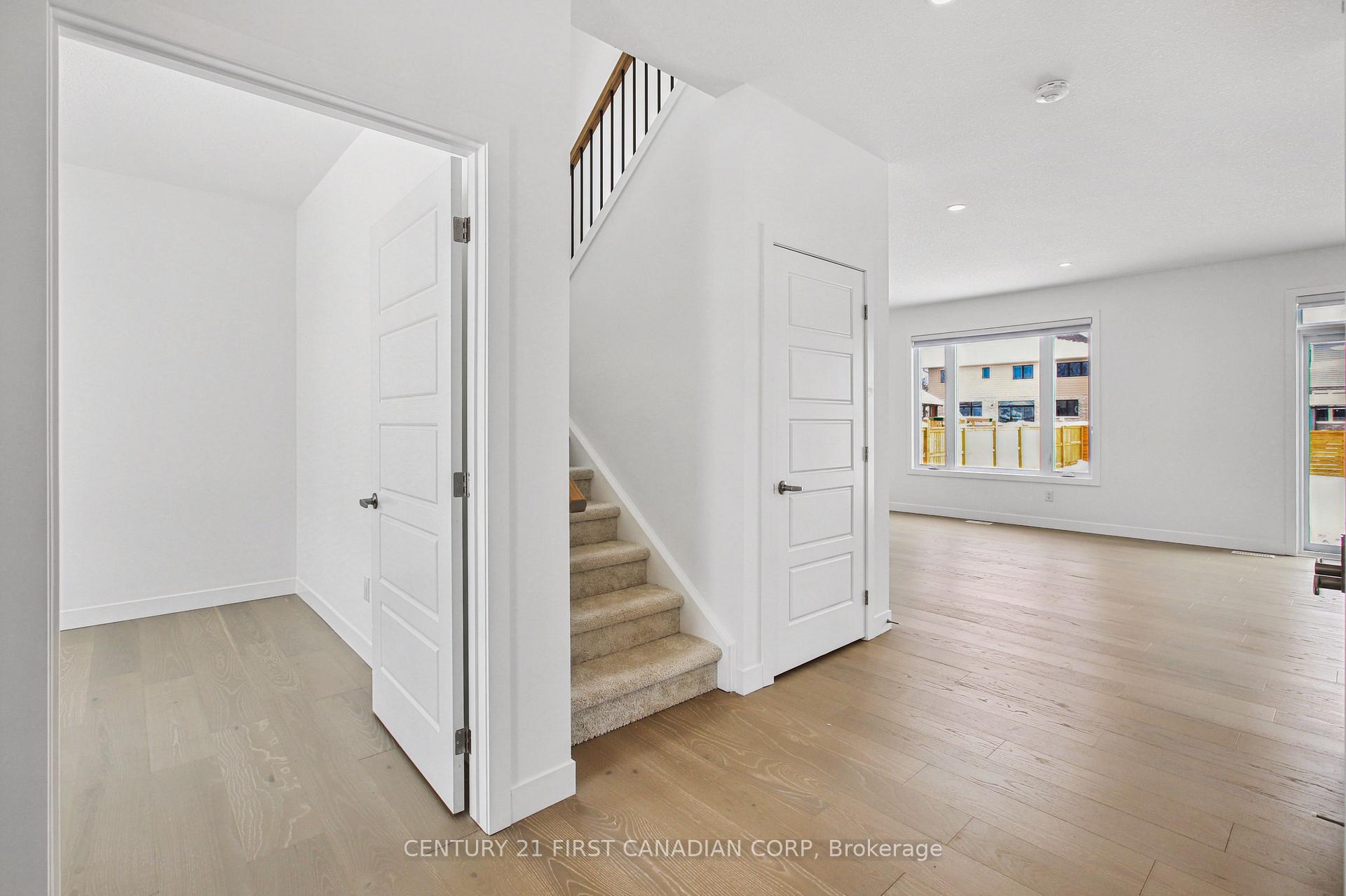 Photo 2 of 30 Spruce Crescent, North Middlesex, Parkhill — HOMEH