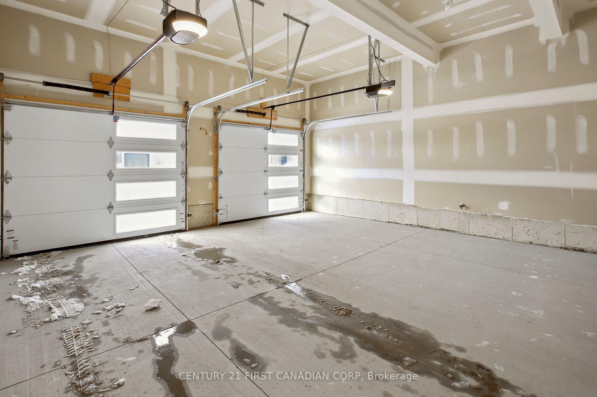 Photo 10 of 30 Spruce Crescent, North Middlesex, Parkhill — HOMEH