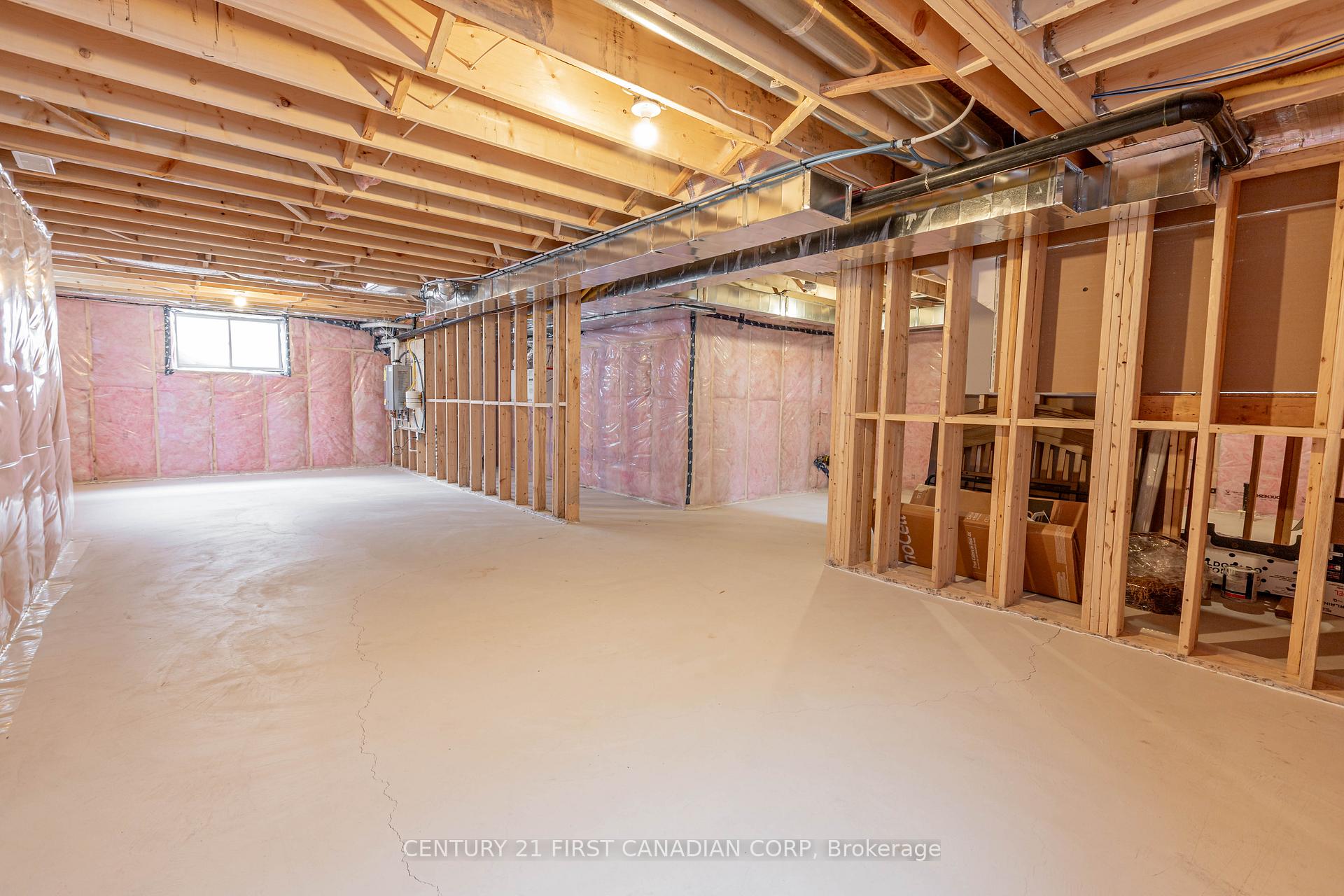 Photo 11 of 30 Spruce Crescent, North Middlesex, Parkhill — HOMEH