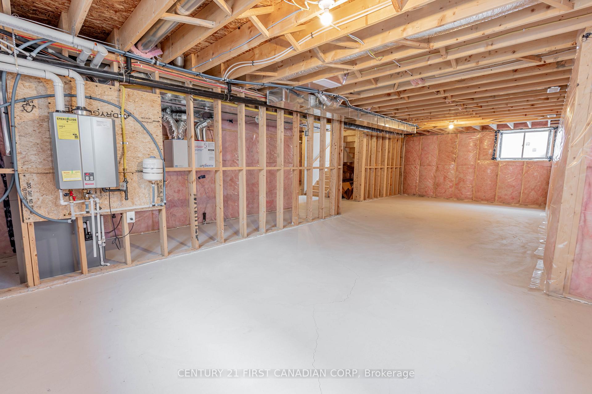 Photo 13 of 30 Spruce Crescent, North Middlesex, Parkhill — HOMEH