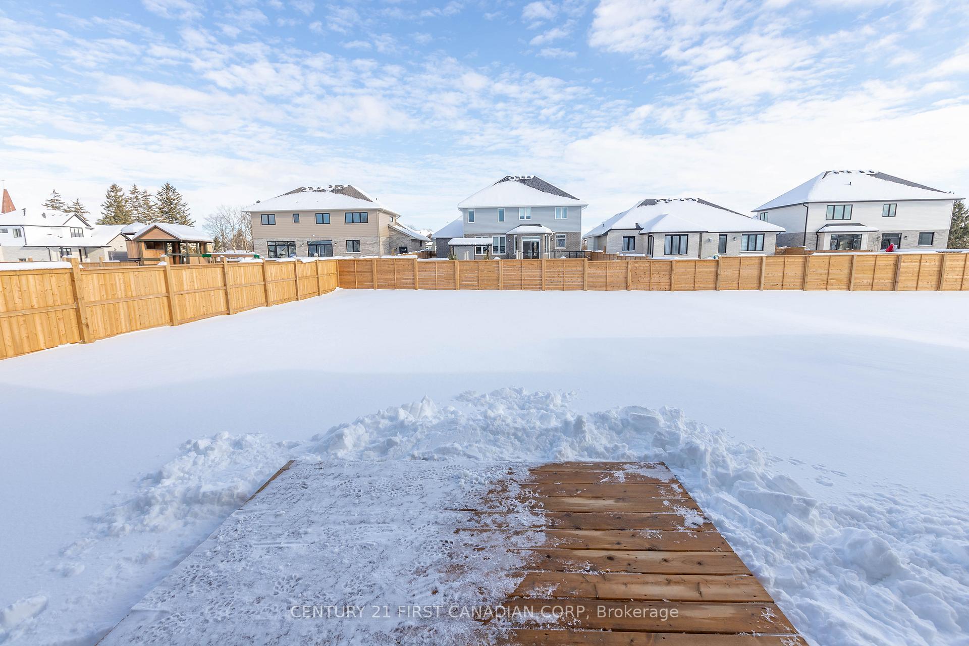 Photo 14 of 30 Spruce Crescent, North Middlesex, Parkhill — HOMEH
