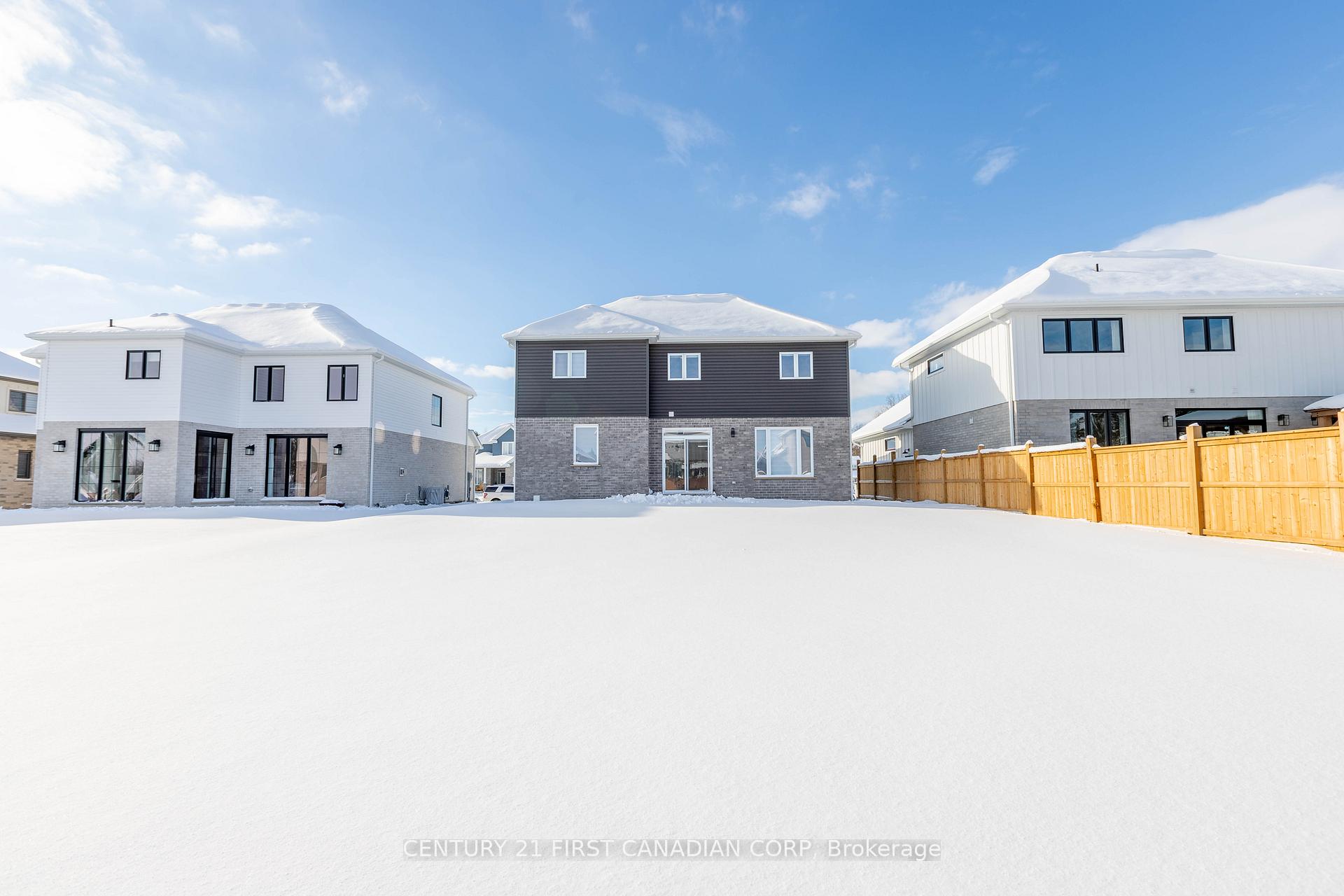 Photo 17 of 30 Spruce Crescent, North Middlesex, Parkhill — HOMEH