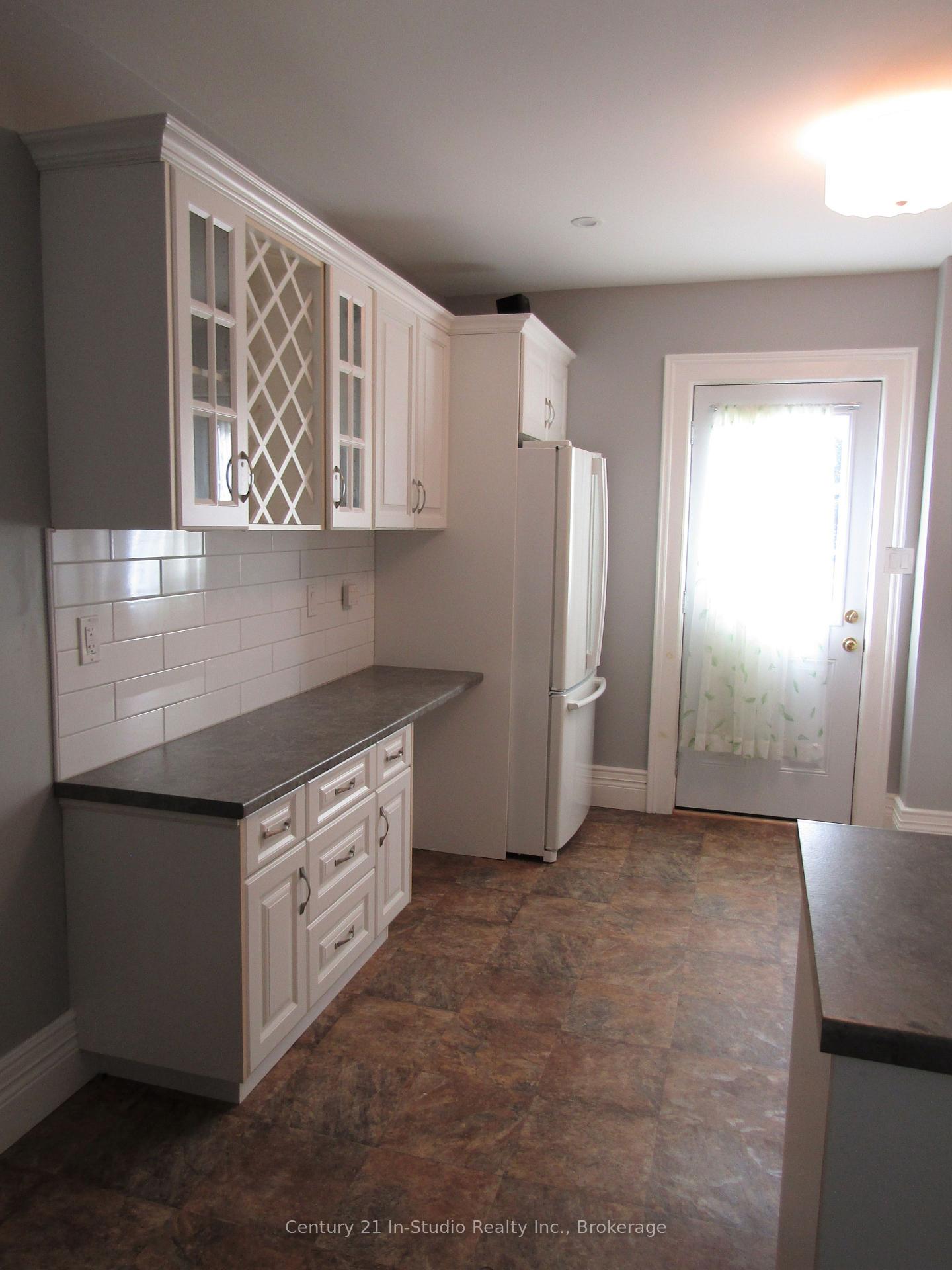 Photo 6 of Unit B, 316 Centre Street, North Huron, Wingham — HOMEH