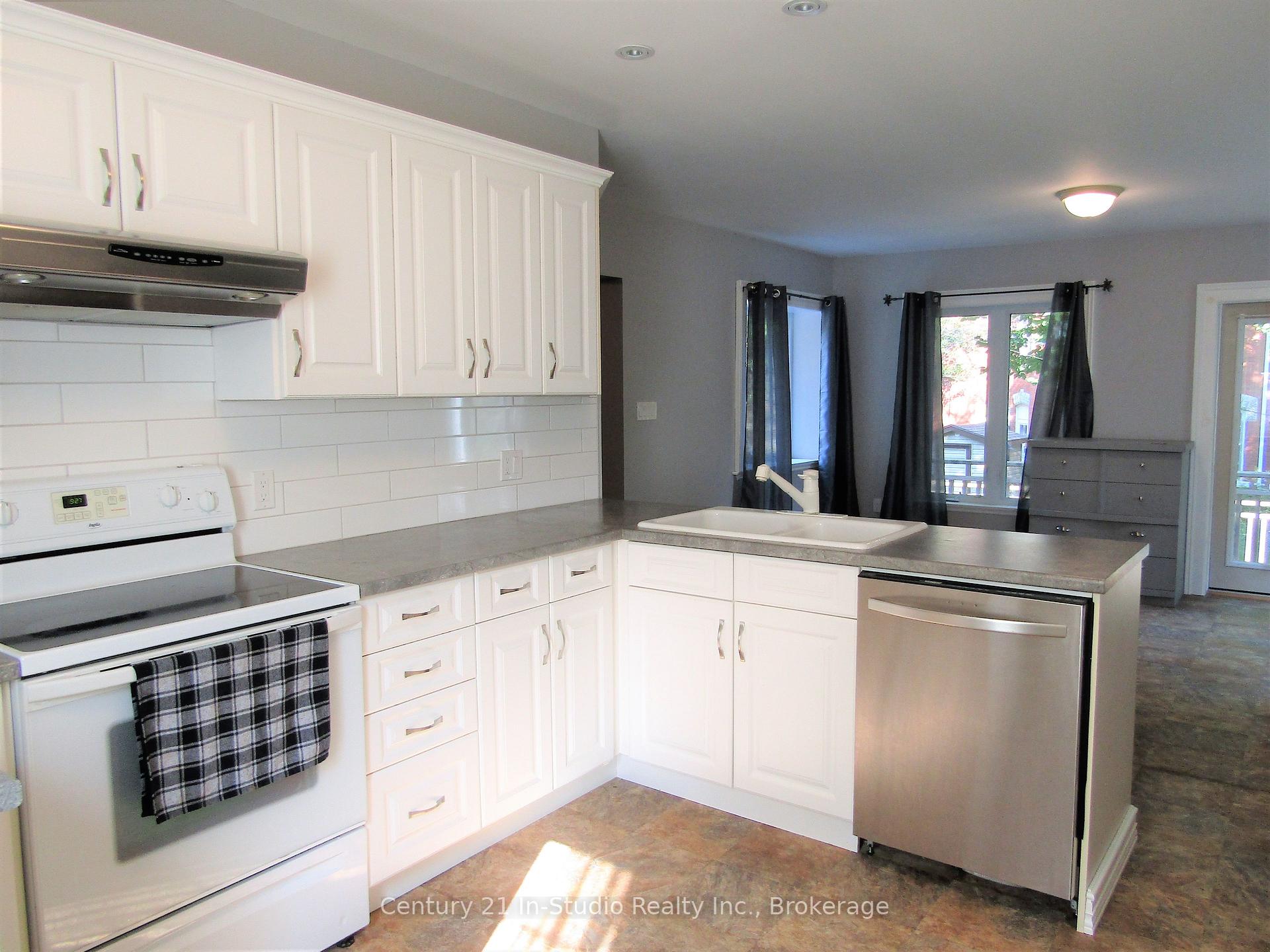 Photo 7 of Unit B, 316 Centre Street, North Huron, Wingham — HOMEH