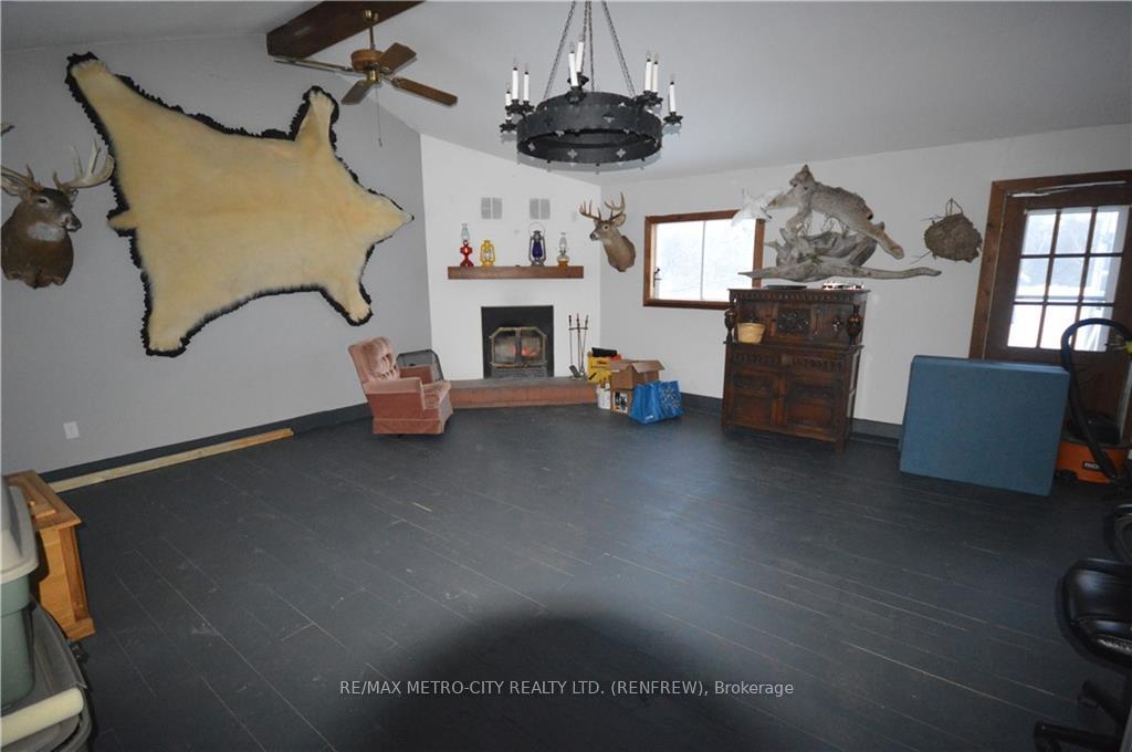 Photo 4 of 2879 Lake Dore Road, North Algona Wilberforce, North Algona/Wilberforce Twp — HOMEH