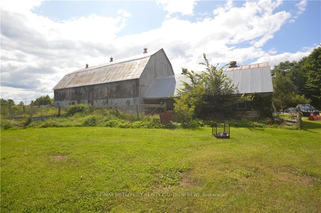 Photo 18 of 2879 Lake Dore Road, North Algona Wilberforce, North Algona/Wilberforce Twp — HOMEH