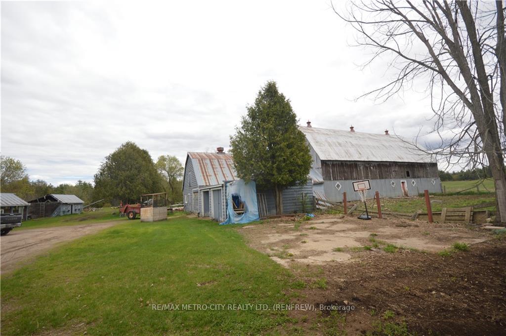 Photo 19 of 2879 Lake Dore Road, North Algona Wilberforce, North Algona/Wilberforce Twp — HOMEH