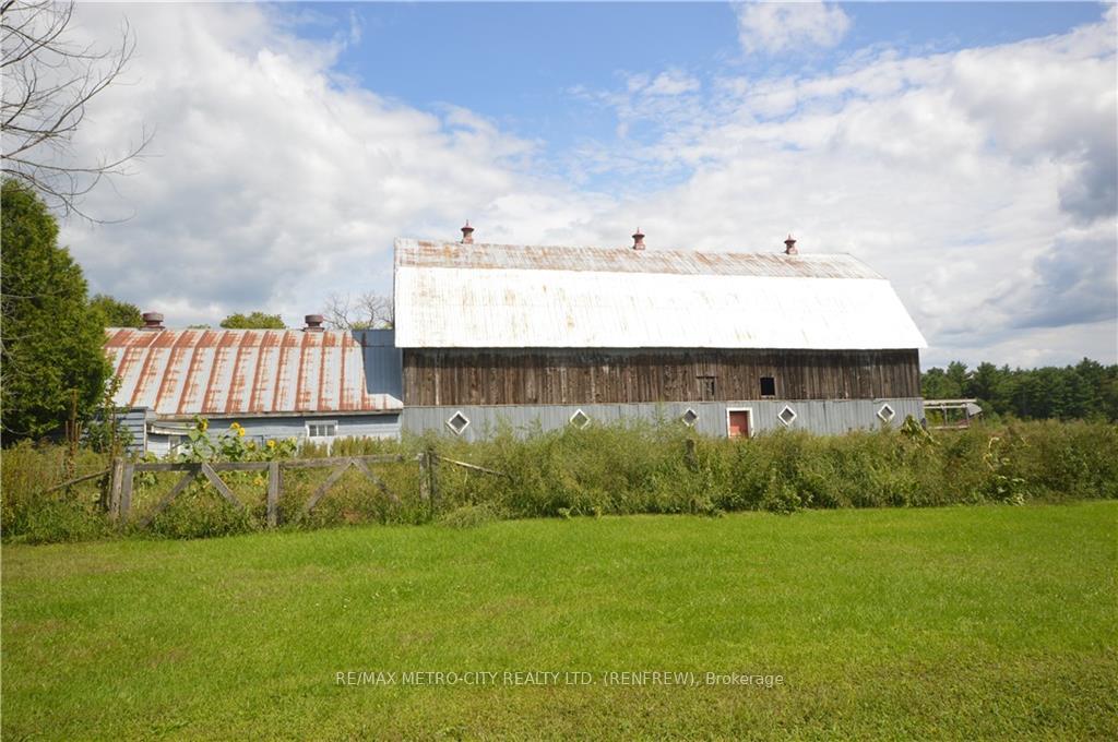 Photo 20 of 2879 Lake Dore Road, North Algona Wilberforce, North Algona/Wilberforce Twp — HOMEH