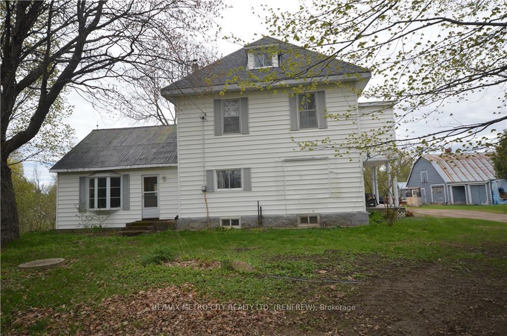 Photo 22 of 2879 Lake Dore Road, North Algona Wilberforce, North Algona/Wilberforce Twp — HOMEH