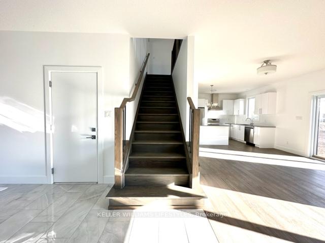 Photo 4 of 204 Eagle Street, North Middlesex, Parkhill — HOMEH
