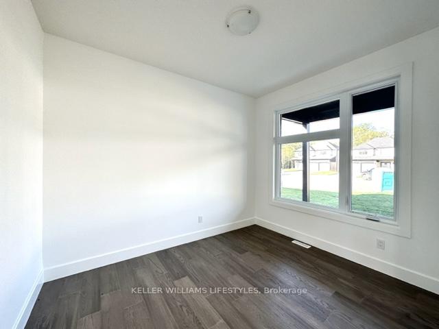 Photo 11 of 204 Eagle Street, North Middlesex, Parkhill — HOMEH