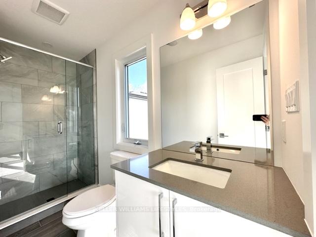 Photo 15 of 204 Eagle Street, North Middlesex, Parkhill — HOMEH