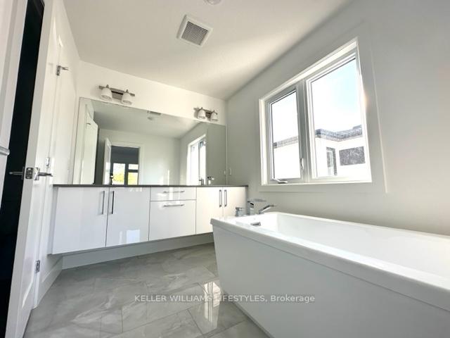 Photo 18 of 204 Eagle Street, North Middlesex, Parkhill — HOMEH