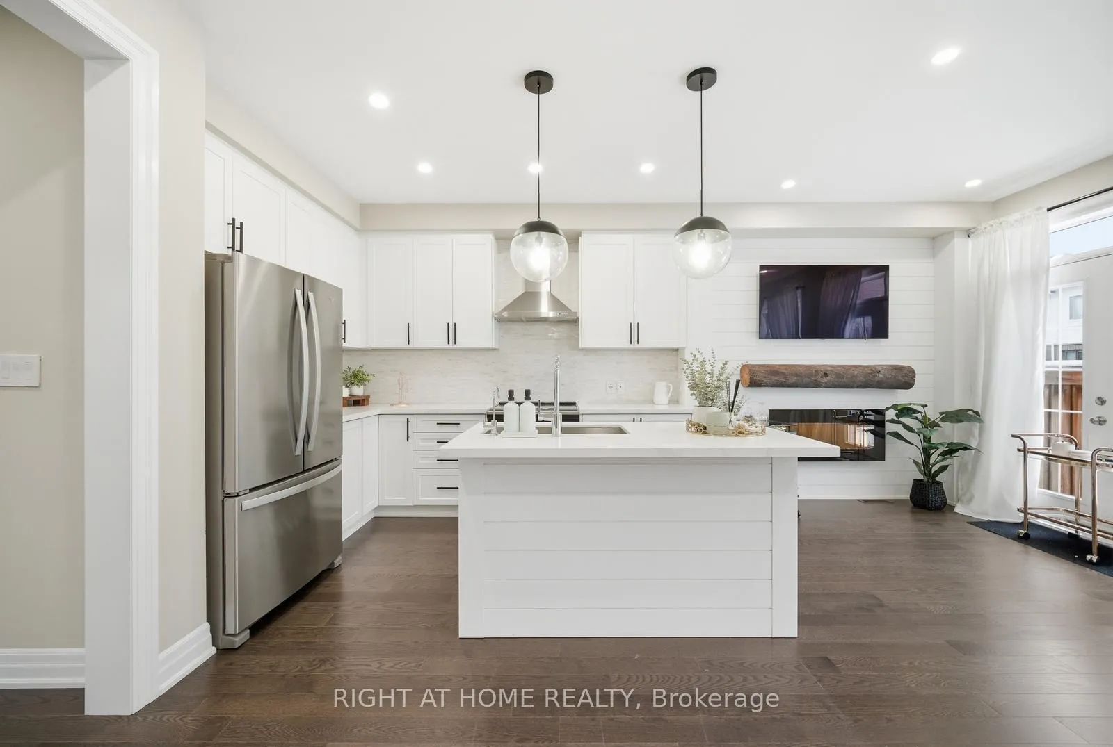 Photo 2 of 55 Clifford Crescent, New Tecumseth, Tottenham — HOMEH