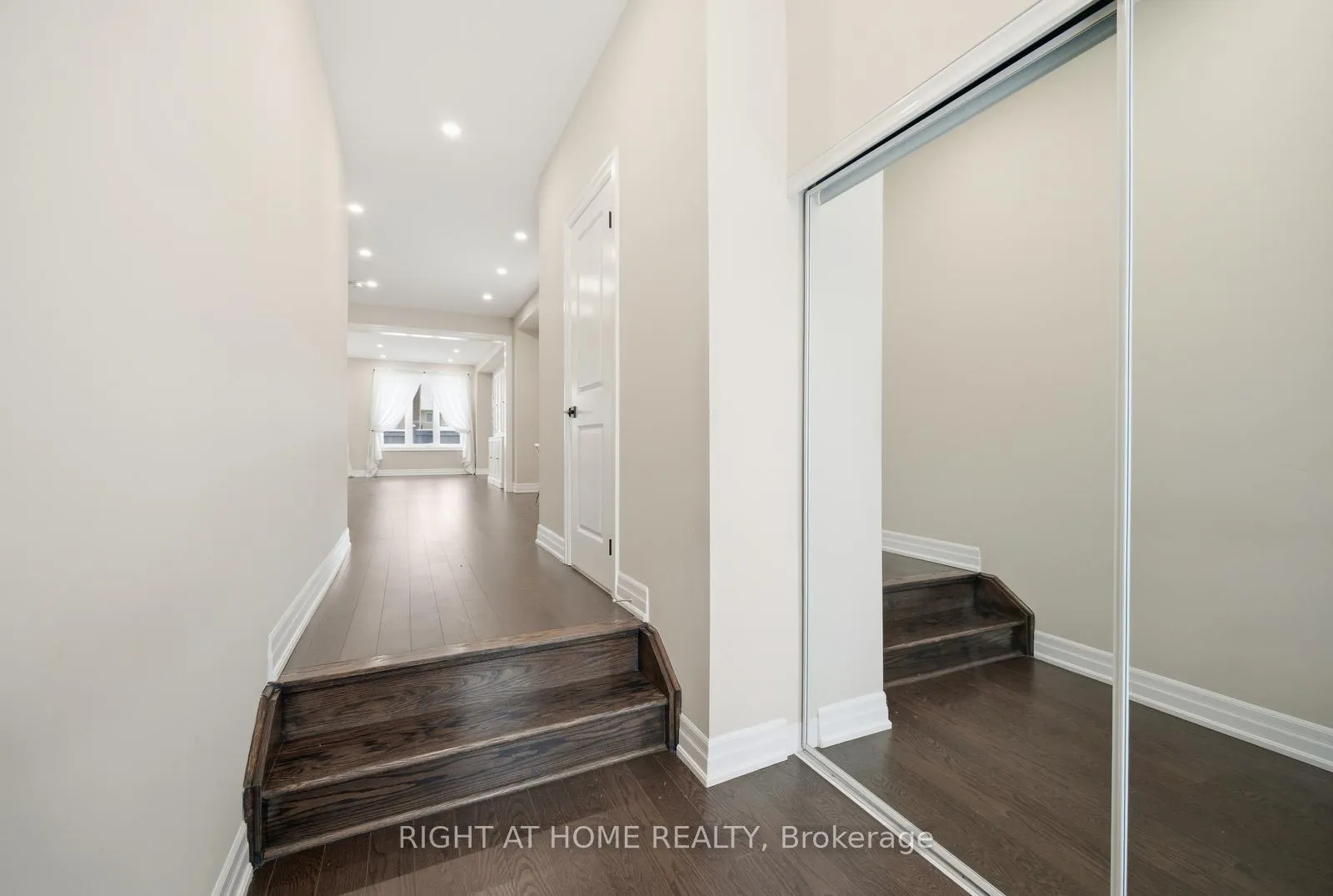 Photo 5 of 55 Clifford Crescent, New Tecumseth, Tottenham — HOMEH