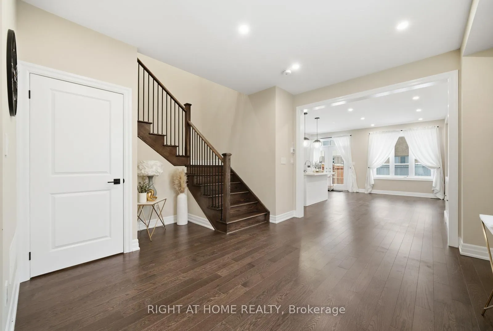 Photo 6 of 55 Clifford Crescent, New Tecumseth, Tottenham — HOMEH