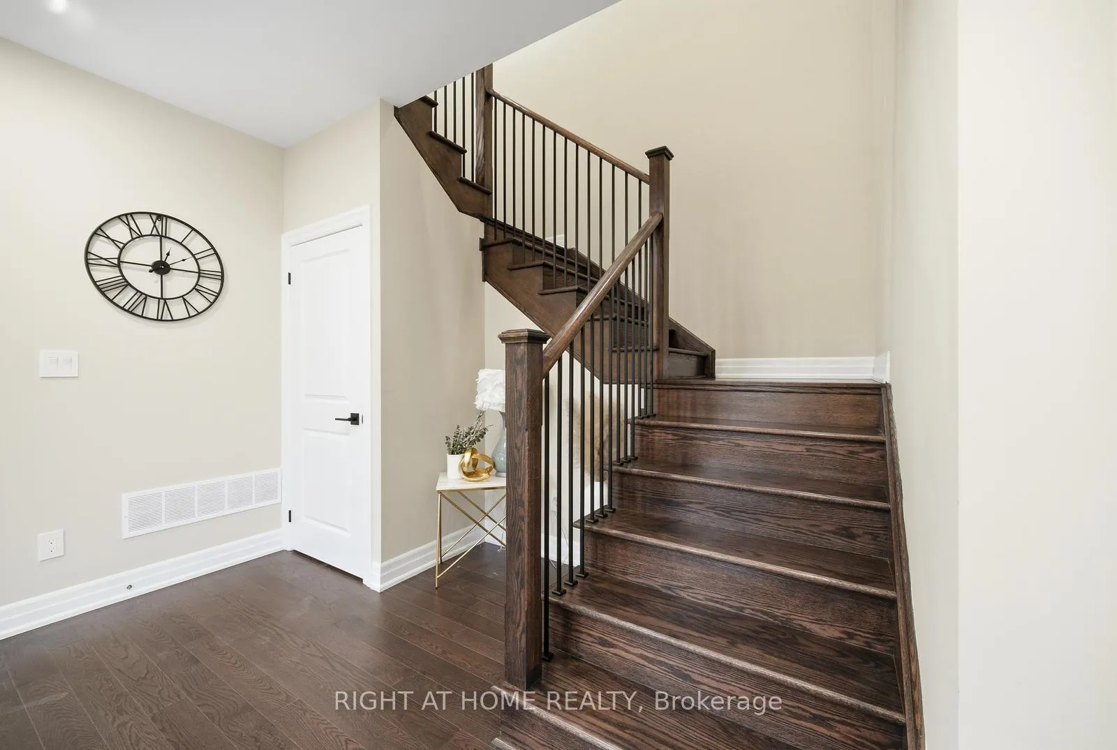 Photo 10 of 55 Clifford Crescent, New Tecumseth, Tottenham — HOMEH