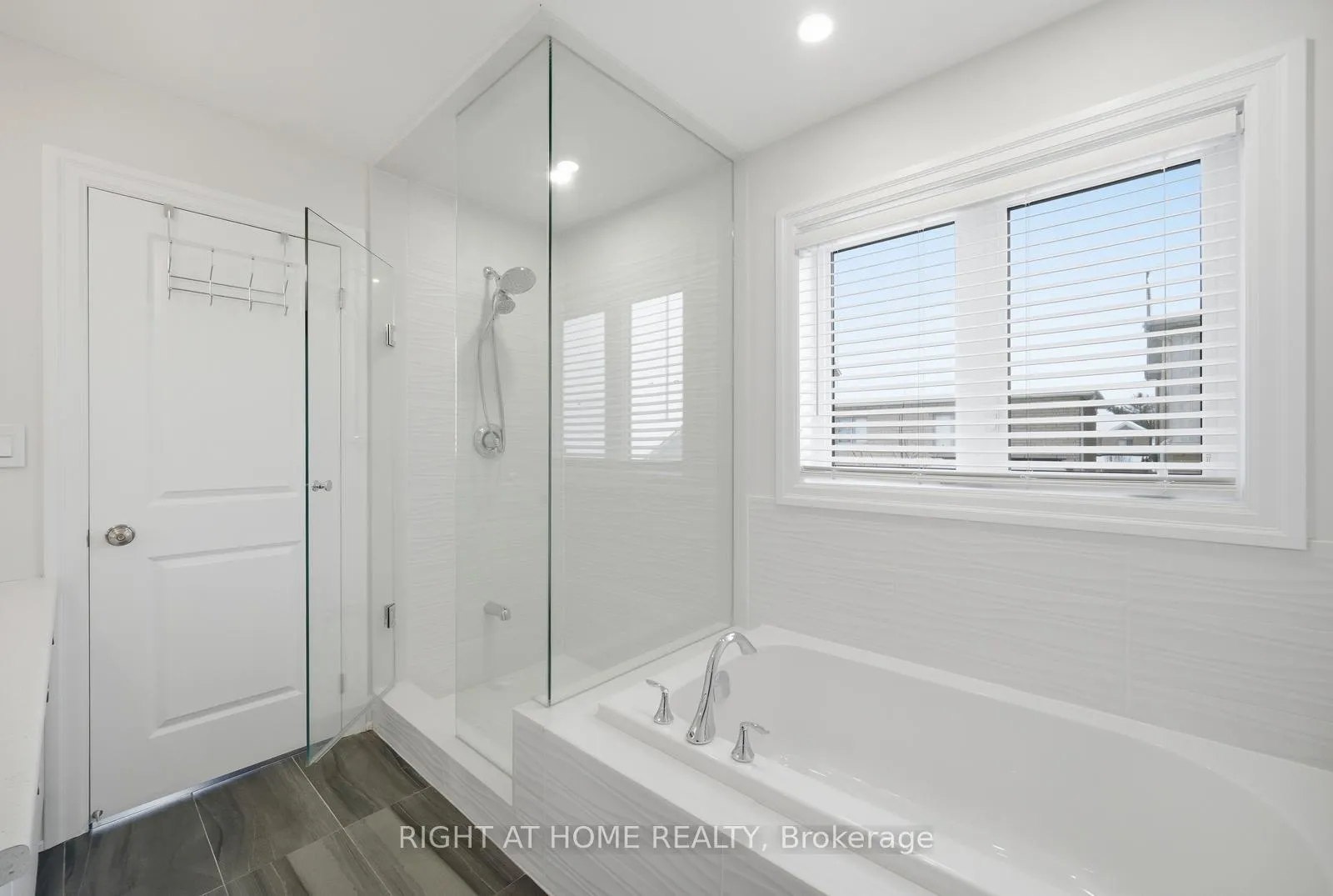 Photo 24 of 55 Clifford Crescent, New Tecumseth, Tottenham — HOMEH