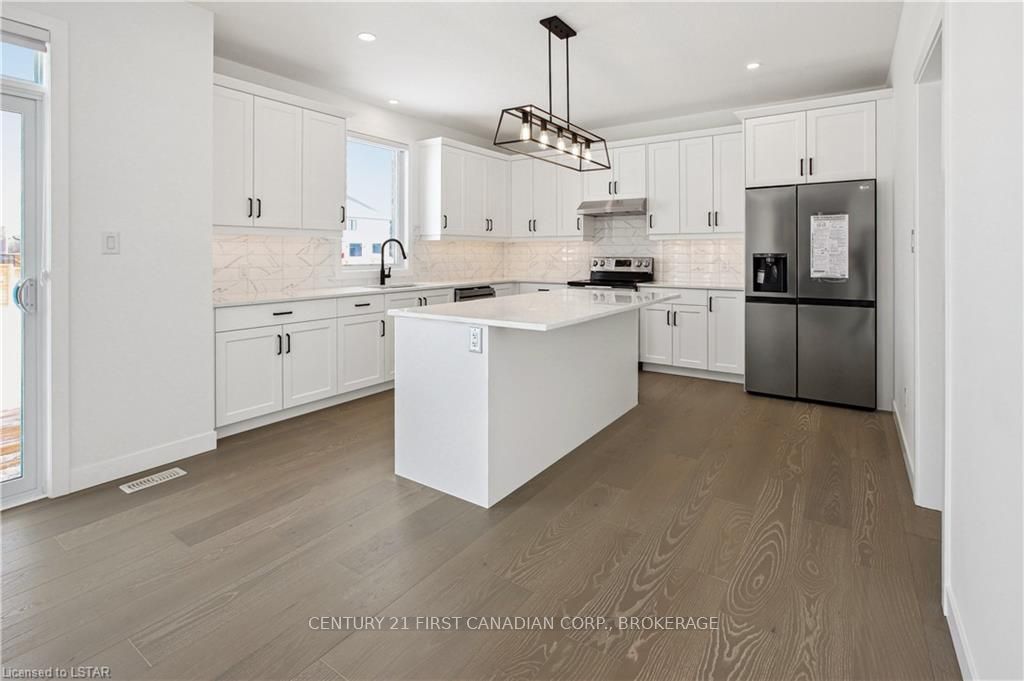 Photo 12 of 30 Spruce Crescent, North Middlesex, Parkhill — HOMEH