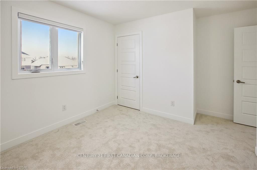 Photo 17 of 30 Spruce Crescent, North Middlesex, Parkhill — HOMEH